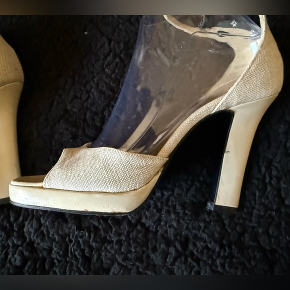 Yves Saint Laurent Cream Stiletto Heels with Ankle Strap - Picture 6 of 12